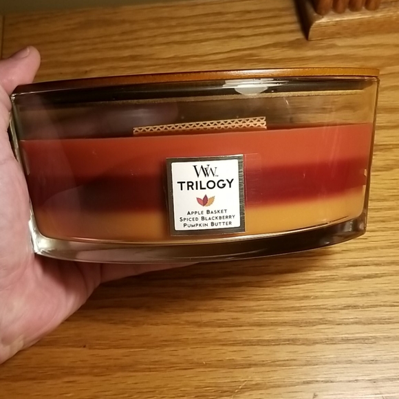 Woodwick Accents Woodwick Crackles As It Burns Candle Poshmark